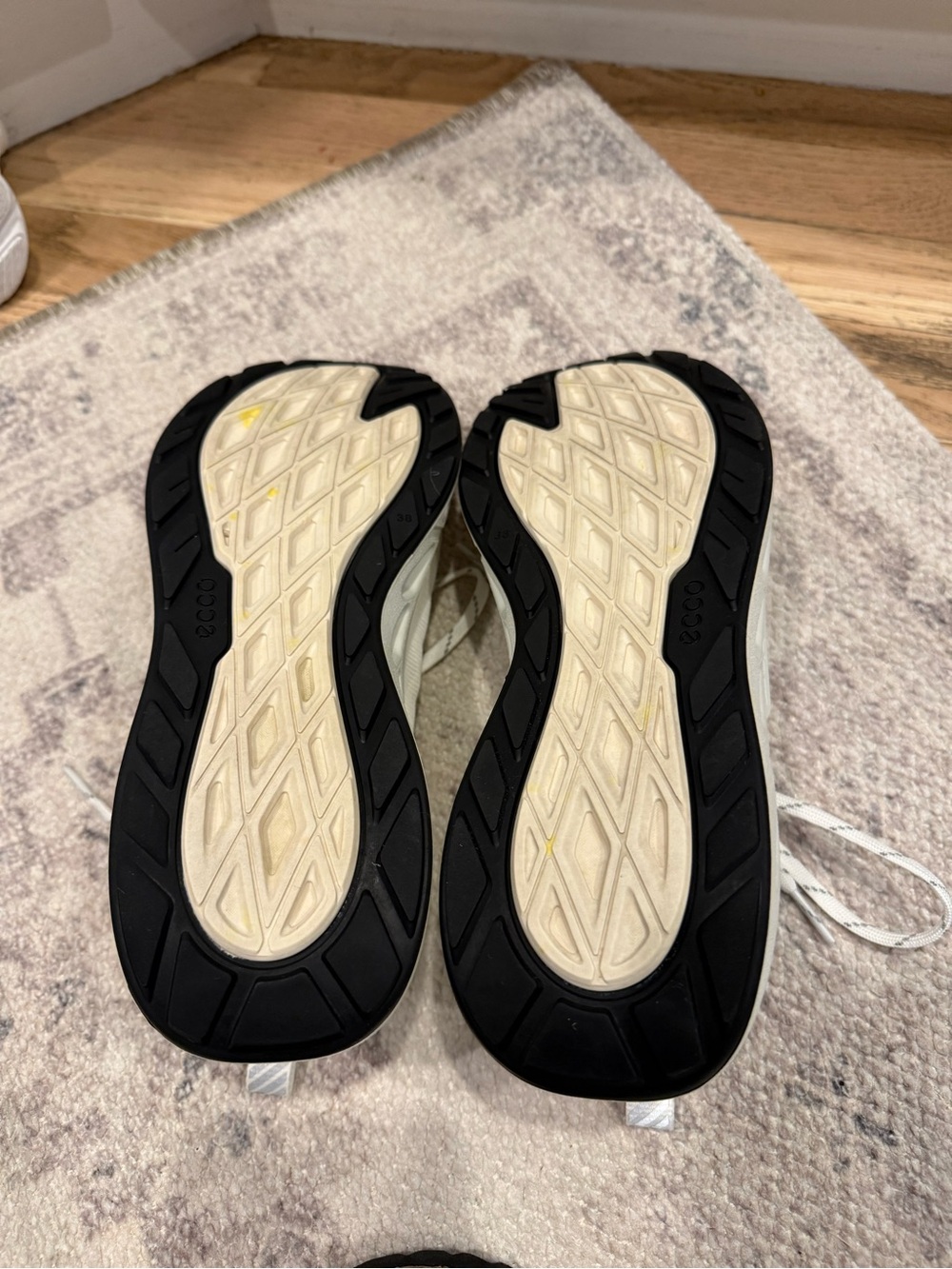 Ecco Women's White Athletic Sneakers - Picture 4 of 4
